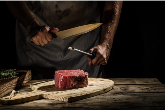 Geschenkgutschein Männer – Fleisch schneiden