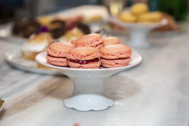 Macarons-Backkurs Wien: rosa Macarons fruchtig gefüllt
