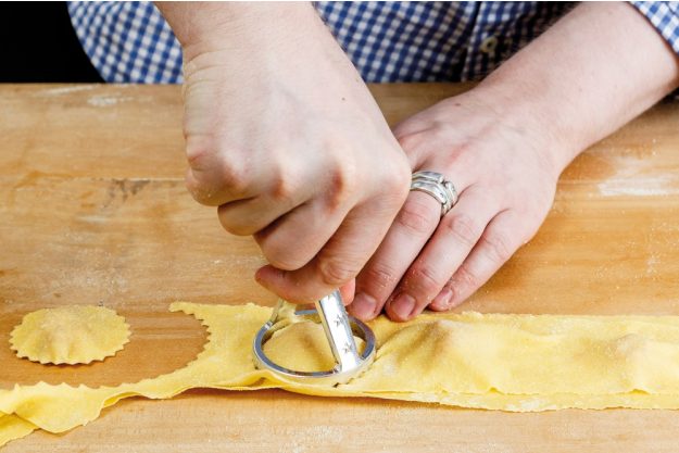Pasta-Kochkurs Wien – Ravioli ausstechen