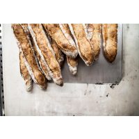 Backkurs Wien – Julian Kutos backt Baguette
