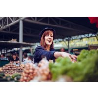 Betriebsausflug Wien - Frau erkundet Markt