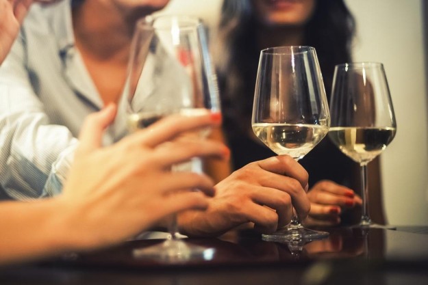 Weinprobe Salzburg – mit Orange Wine anstoßen