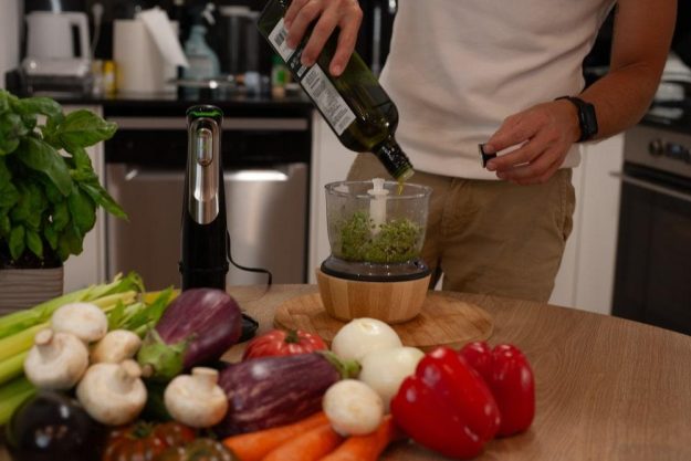 Italienischer Kochkurs Innsbruck: Pesto zubereiten