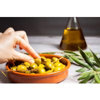 Olivenöl-Tasting Salzburg – grüne Oliven und Öl