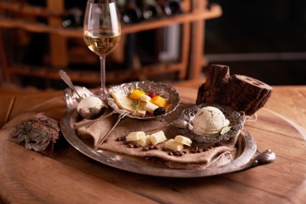 Erlebnis Geschenkgutschein 100 € – Wein und Käse