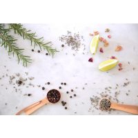 Gin-Tasting Salzburg Gin Botanicals