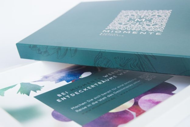 Gin-Tasting-Gutschein – Geschenkbox veredelt mit einer schimmernden Heißprägefolie