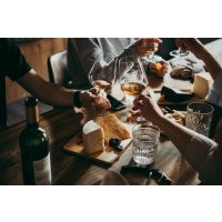 Weinverkostung-Innsbruck Weine mit Spezialitäten genießen